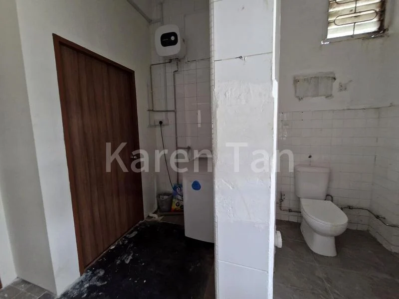 Shop / Shophouse for Rent: HDB Half Shop - Prime Facing & High Traffic - Image 2