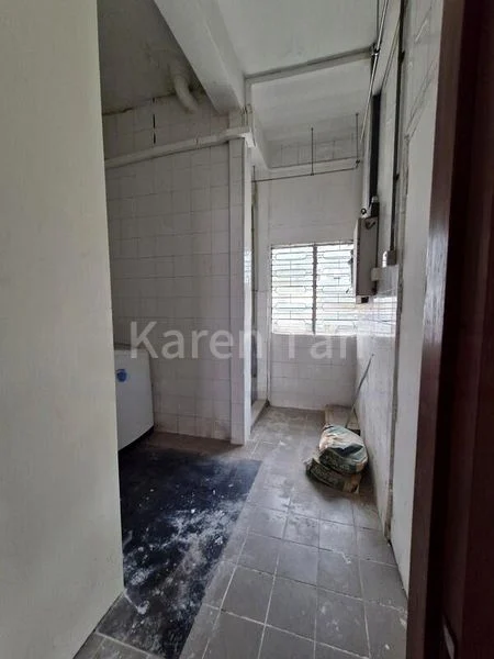 Shop / Shophouse for Rent: HDB Half Shop - Prime Facing & High Traffic - Image 3
