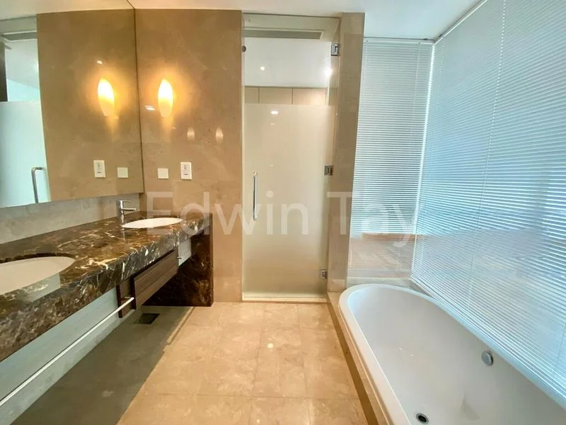 3 Bed Condo for Rent in  The Grange - Image 8