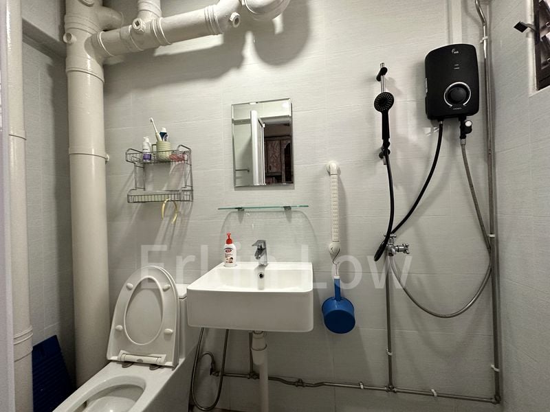 Common Room (HDB) for Rent in 210 Petir Road - Image 6