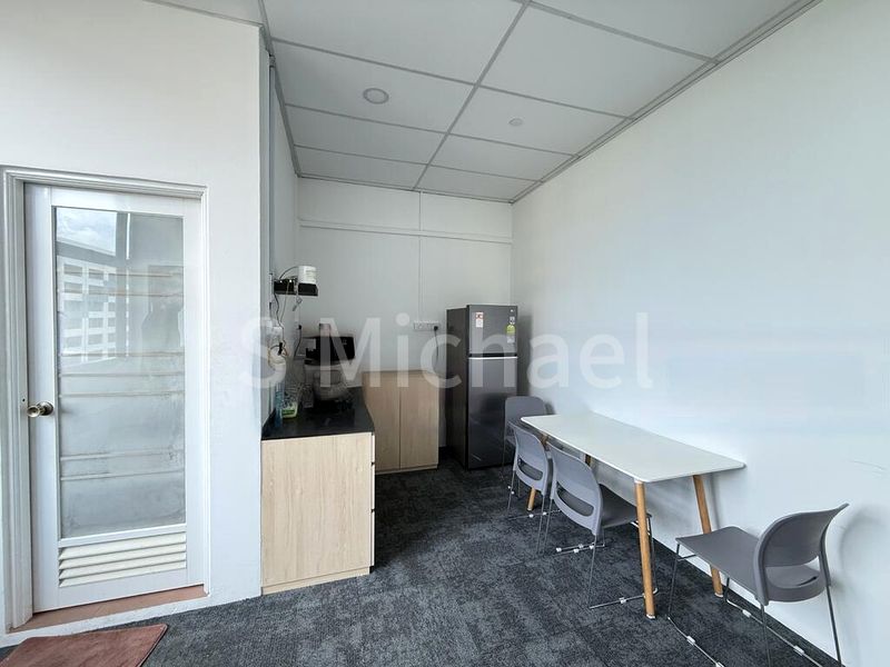 Light Industrial (B1) for Rent: Tradehub 21 - Image 6