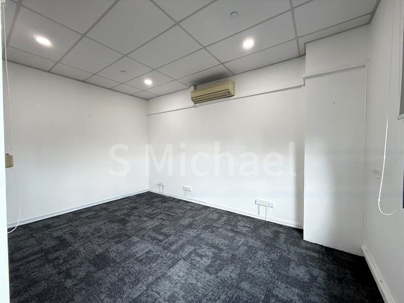 Light Industrial (B1) for Rent: Tradehub 21 - Image 4