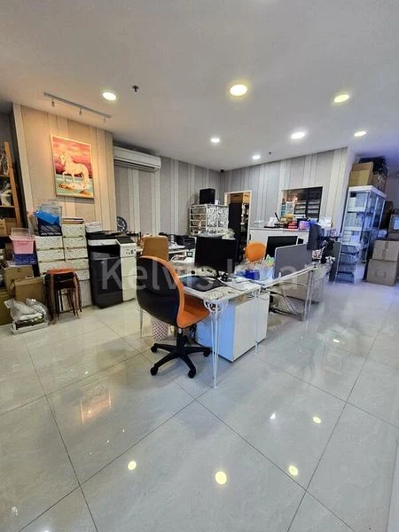 Light Industrial (B1) for Sale: Tradehub 21 - Image 1