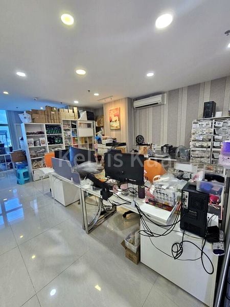 Light Industrial (B1) for Sale: Tradehub 21 - Image 2