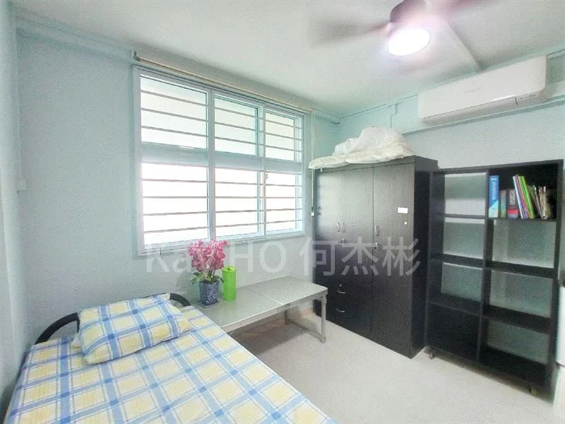 Common Room (HDB) for Rent in  242 Serangoon Avenue 3 - Image 3