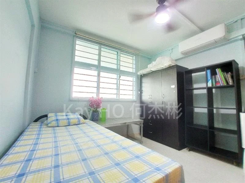 Common Room (HDB) for Rent in  242 Serangoon Avenue 3 - Image 1