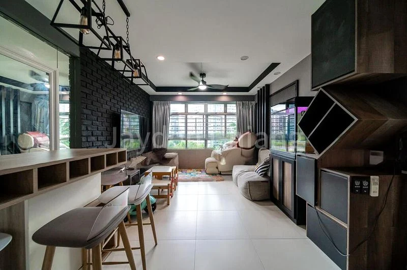 4 Room (4A) HDB for Sale in  471A Upper Serangoon Crescent - Image 2