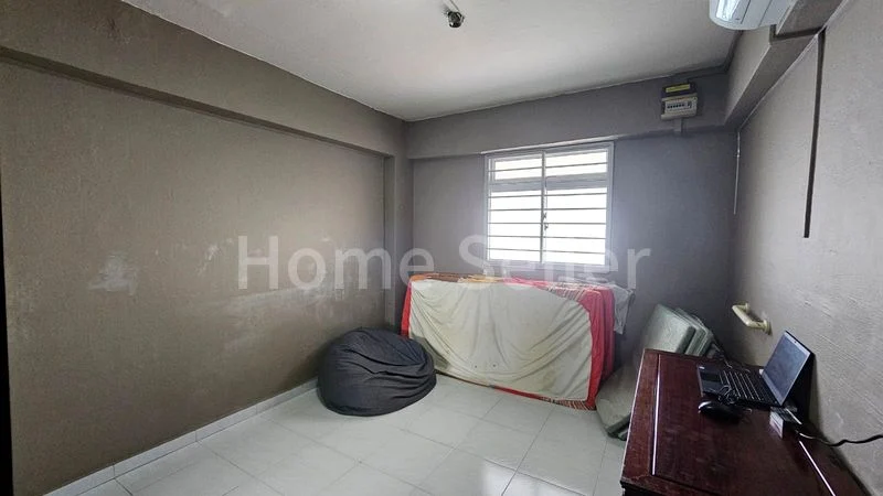 3 Room (3NG) HDB for Sale in 102 Jurong East Street 13 - Image 4