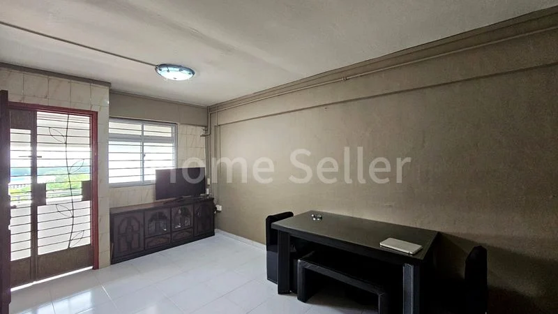 3 Room (3NG) HDB for Sale in 102 Jurong East Street 13 - Image 1