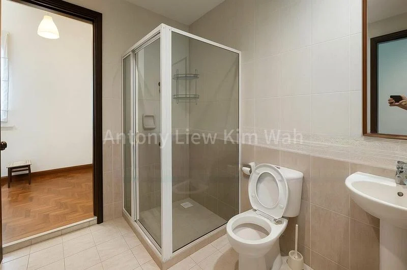 5 Bed Terraced House (Landed) for Sale in  Villa Verde - Image 4