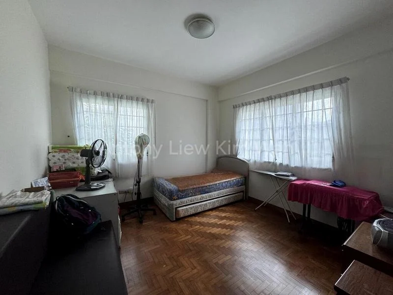 5 Bed Terraced House (Landed) for Sale in  Villa Verde - Image 12