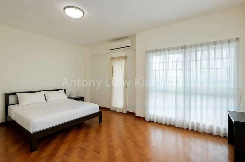 5 Bed Terraced House (Landed) for Sale in  Villa Verde - Image 3