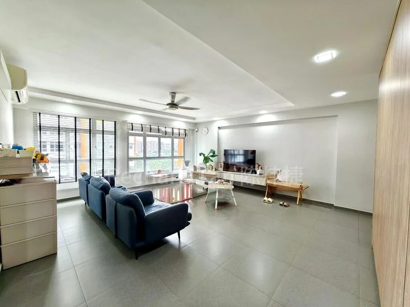 5 Room (5A) HDB for Sale in  338D Anchorvale Crescent - Image 3