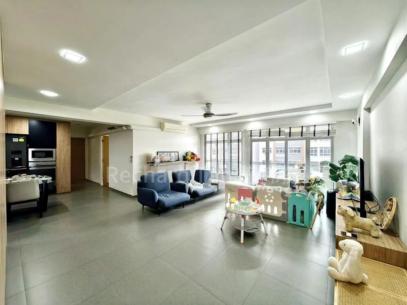 5 Room (5A) HDB for Sale in  338D Anchorvale Crescent - Image 2