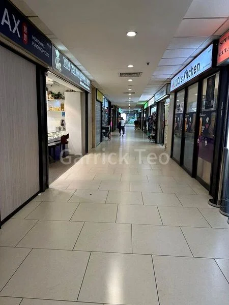 Shop / Shophouse for Sale: Lucky Plaza - Image 1
