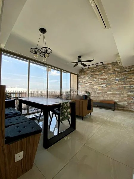 3 Bed Executive Condo for Sale in  The Vales - Image 2