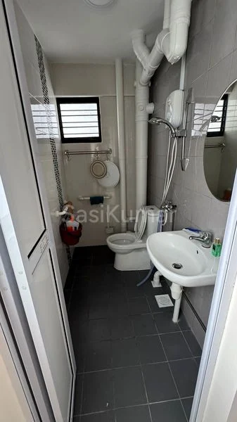 3 Room (3NG) HDB for Rent in  338 Bukit Batok Street 34 - Image 3