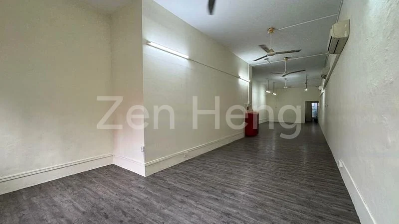 Office for Rent: Jalan Besar Shophouse, Move-in Ready with 2 Toilets - Image 4