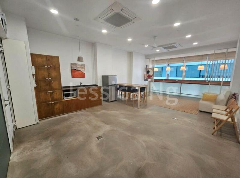 Office for Rent: High Street Centre - Image 1