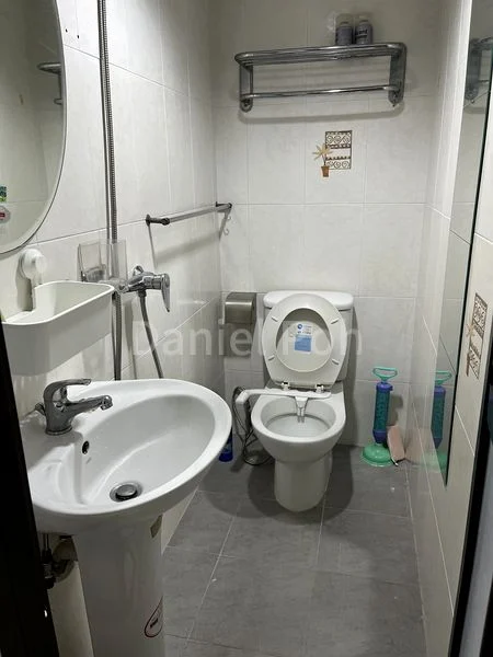 2 Bed Condo for Rent in The Centrepoint - Image 7
