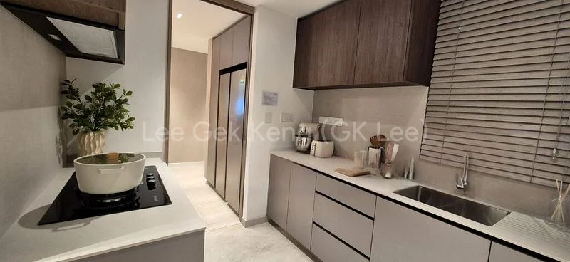 3 Bed Executive Condo for Sale in Otto Place - Image 2