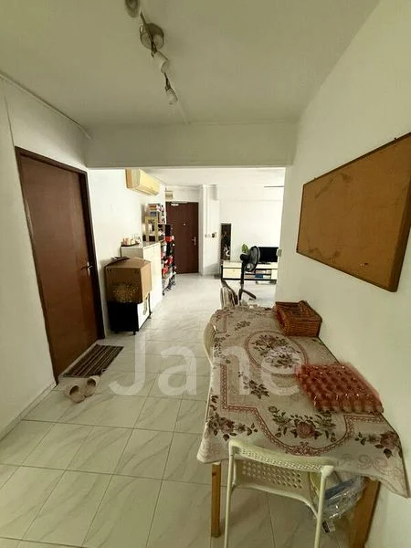 4 Room (4A) HDB for Sale in 419 Serangoon Central - Image 2