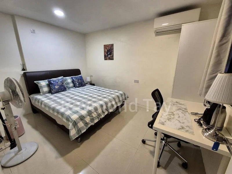 Master Room (Landed) for Rent in  East View Garden - Image 1