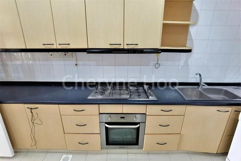 4 Bed Condo for Rent in  Leonie Condotel - Image 3