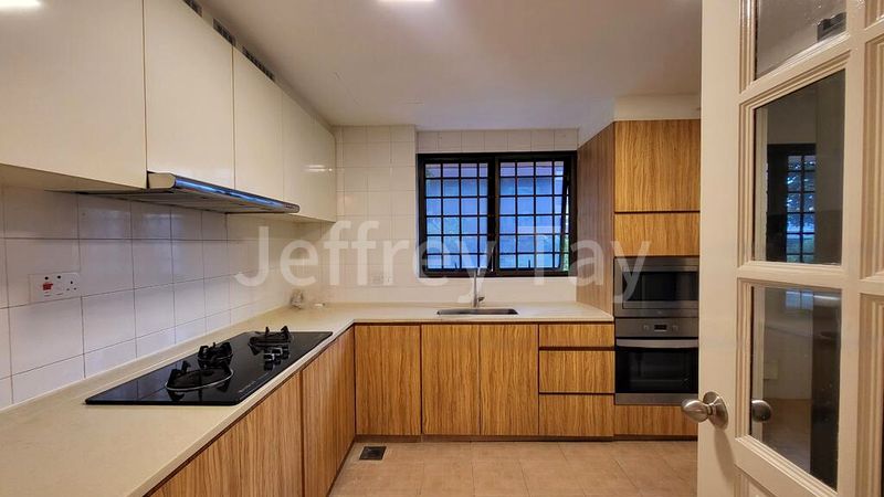 4 Bed Condo for Rent in  Parkway View - Image 5