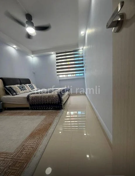 Common Room (HDB) for Rent in  327 Ubi Avenue 1 - Image 1