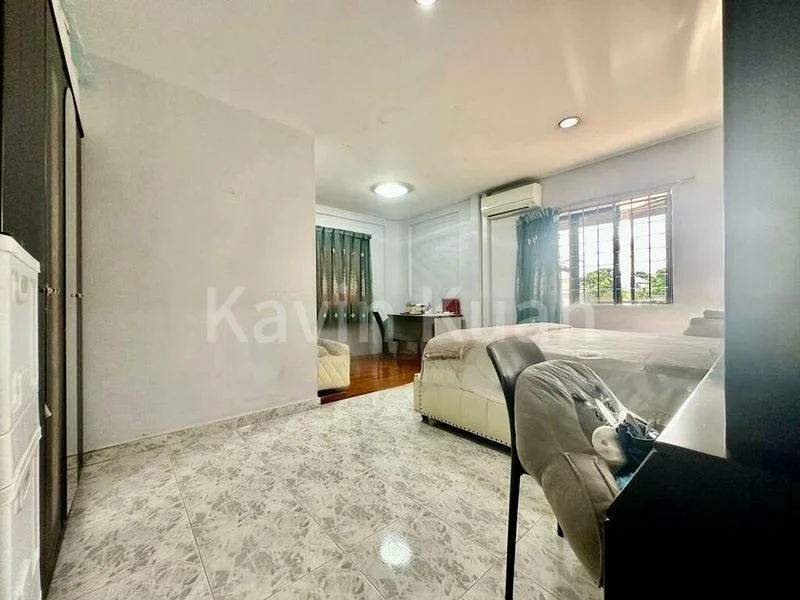 4 Bed Semi-Detached House (Landed) for Sale in  Hong Kong Park - Image 1