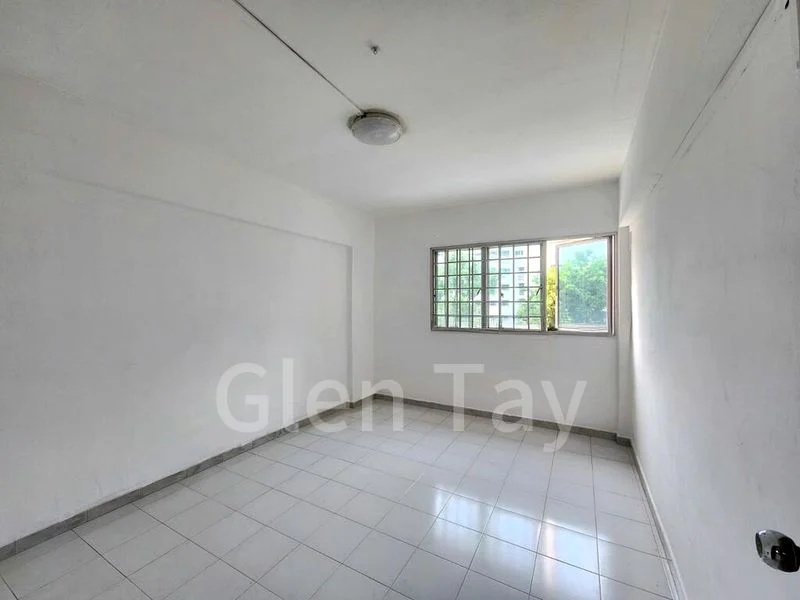 4 Room (4A) HDB for Sale in  449 Jurong West Street 42 - Image 2