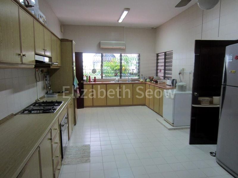 4 Bed Semi-Detached House (Landed) for Rent in  Jalan Lim Tai See - Image 3