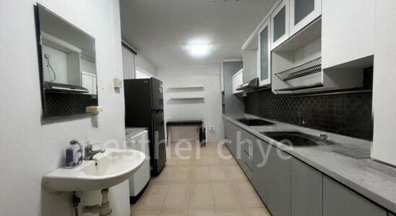 5 Room (5I) HDB for Sale in  229 Tampines Street 23 - Image 1