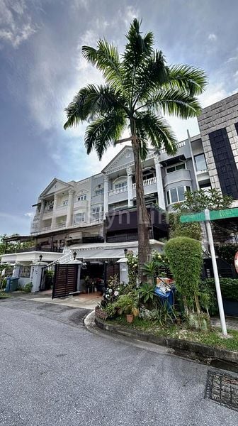 5 Bed Terraced House (Landed) for Rent in La Suisse - Image 1