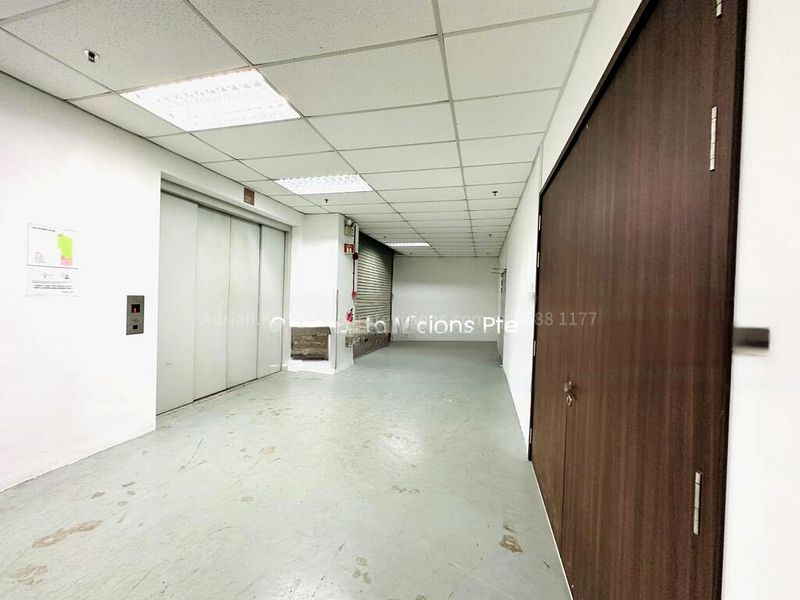 Light Industrial (B1) for Rent: FUNCTIONAL, SEMI-FITTED BUSINESS Space for Most Operations; 6 meter, High Power, with Ample Loading bays. - Image 8