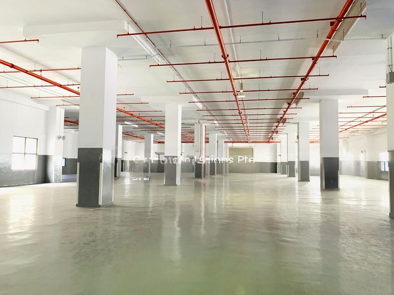 Light Industrial (B1) for Rent: FUNCTIONAL, SEMI-FITTED BUSINESS Space for Most Operations; 6 meter, High Power, with Ample Loading bays. - Image 11