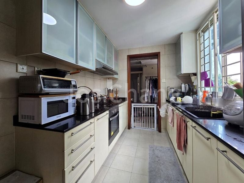 3 Bed Condo for Sale in  Rio Vista - Image 9