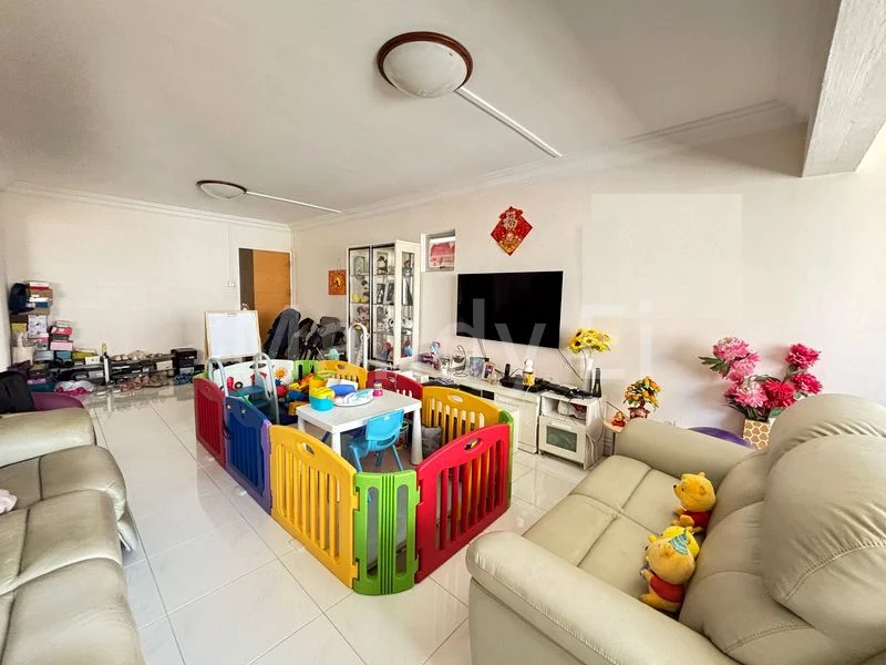 Executive HDB for Sale in 207 Choa Chu Kang Central - Image 1