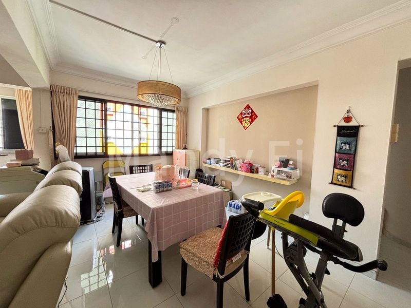 Executive HDB for Sale in 207 Choa Chu Kang Central - Image 2