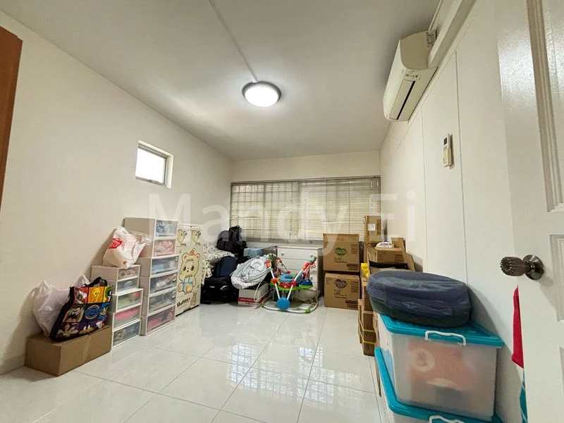 Executive HDB for Sale in 207 Choa Chu Kang Central - Image 6