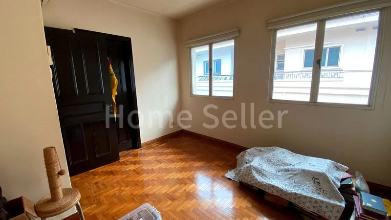 5 Bed Terraced House (Landed) for Sale in Villa Verde - Image 7