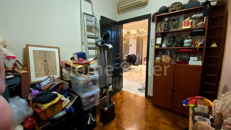 5 Bed Terraced House (Landed) for Sale in Villa Verde - Image 6