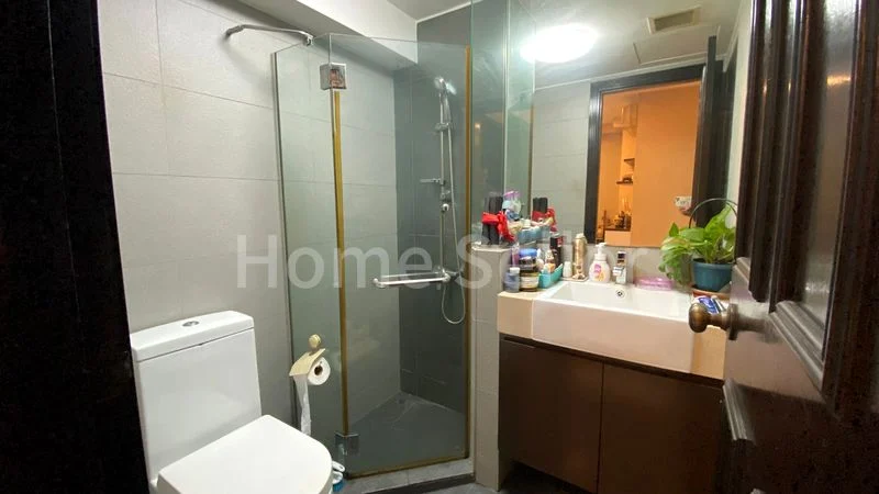 5 Bed Terraced House (Landed) for Sale in Villa Verde - Image 9