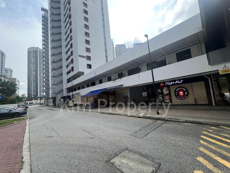 Common Room (HDB) for Rent in  83 Lorong 2 Toa Payoh - Image 2