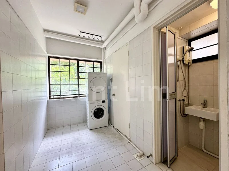 4 Bed Apartment (Condo) for Rent in  Parkway View - Image 9