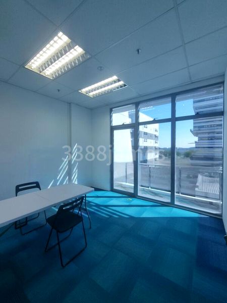 Light Industrial (B1) for Rent: Meissa, 1,200 Sq Ft Industrial Unit on Oldham Street - Image 9