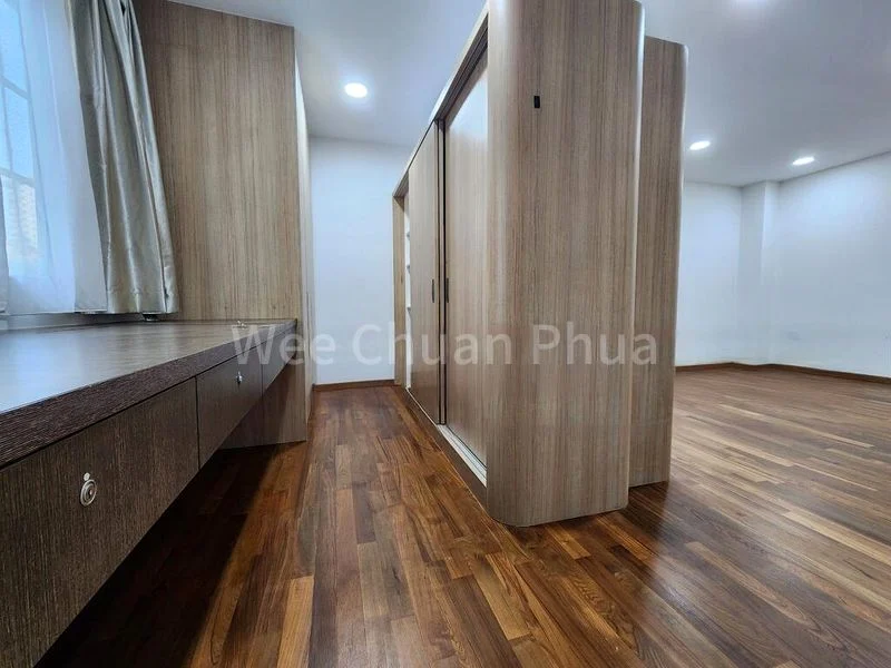 6 Bed Semi-Detached House (Landed) for Rent in  Queen's Road - Image 14