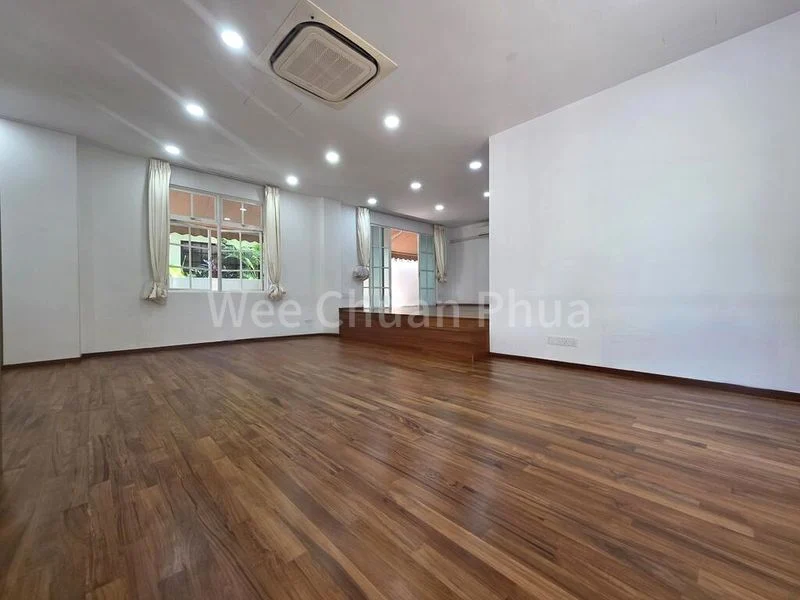 6 Bed Semi-Detached House (Landed) for Rent in  Queen's Road - Image 2