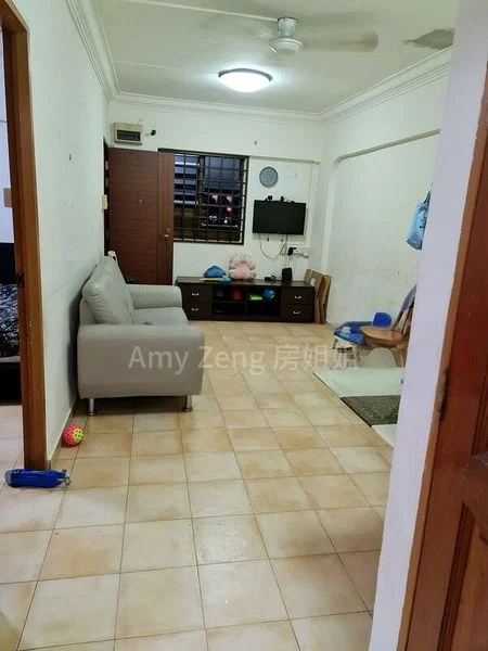 3 Room (3I) HDB for Rent in  254 Hougang Avenue 3 - Image 1